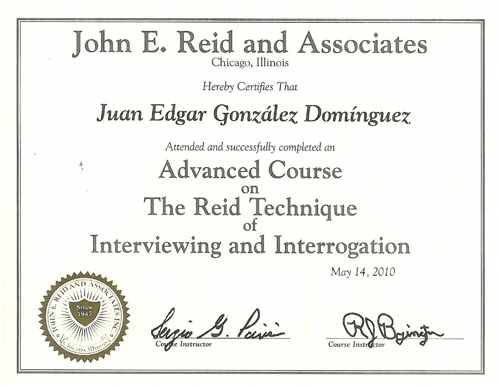 Primera página: Entrevista e interrogatorio: cursos avanzado y general, 2010.