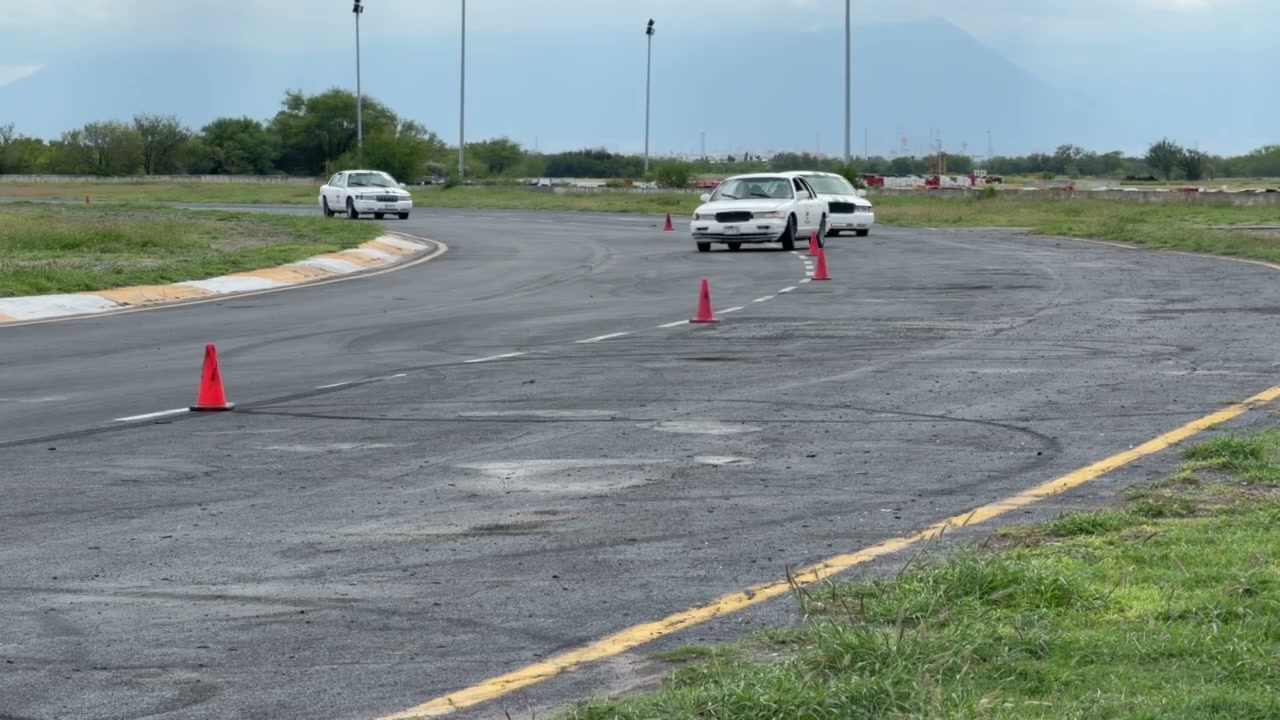 Vehículos de práctica en el Autódromo Monterrey